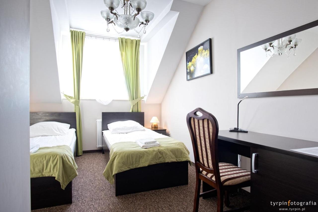 Hotel Millenium Gora Motyczna Luaran gambar