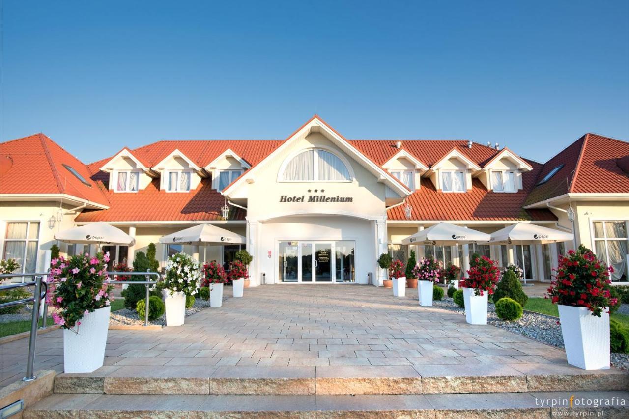 Hotel Millenium Gora Motyczna Luaran gambar