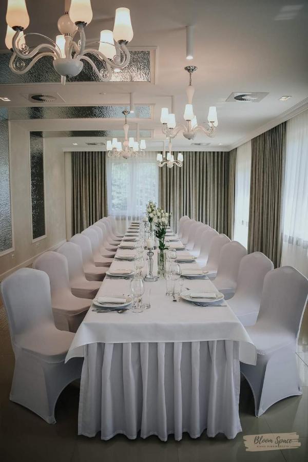 Hotel Millenium Gora Motyczna Luaran gambar