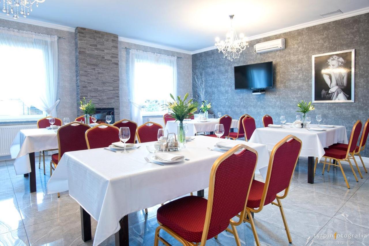 Hotel Millenium Gora Motyczna Luaran gambar