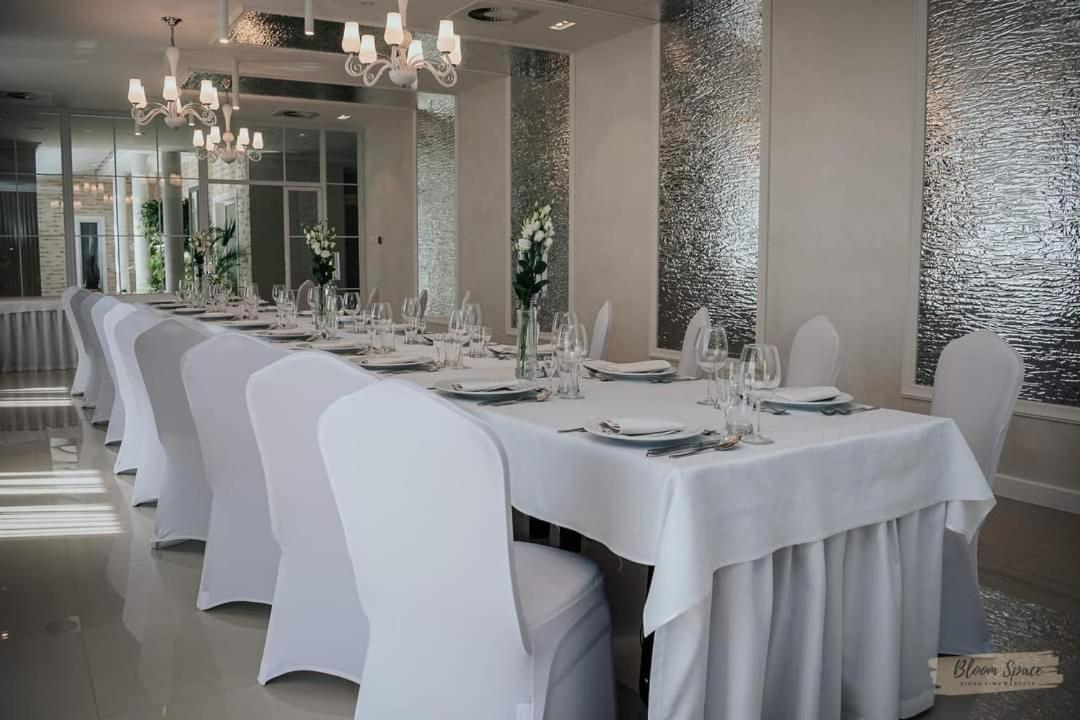 Hotel Millenium Gora Motyczna Luaran gambar