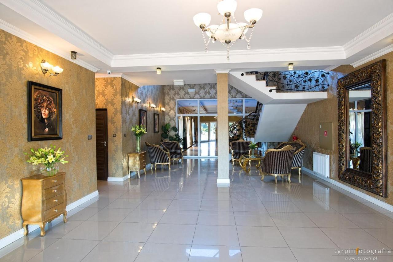 Hotel Millenium Gora Motyczna Luaran gambar