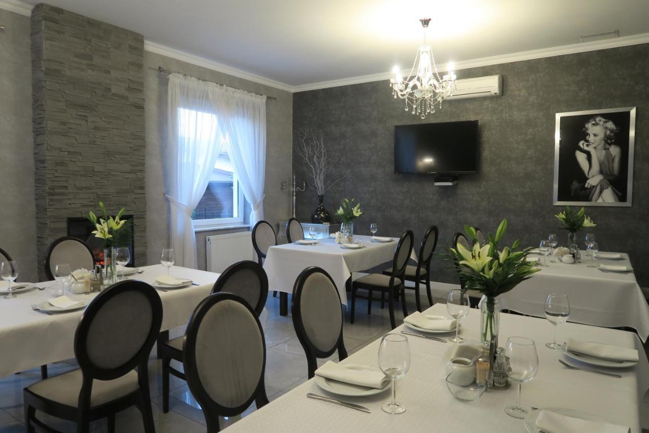Hotel Millenium Gora Motyczna Luaran gambar