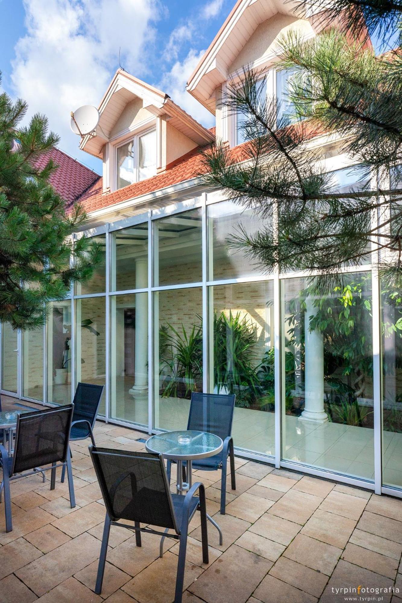 Hotel Millenium Gora Motyczna Luaran gambar