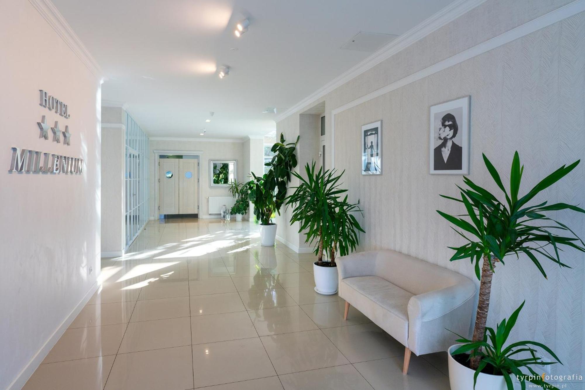 Hotel Millenium Gora Motyczna Luaran gambar