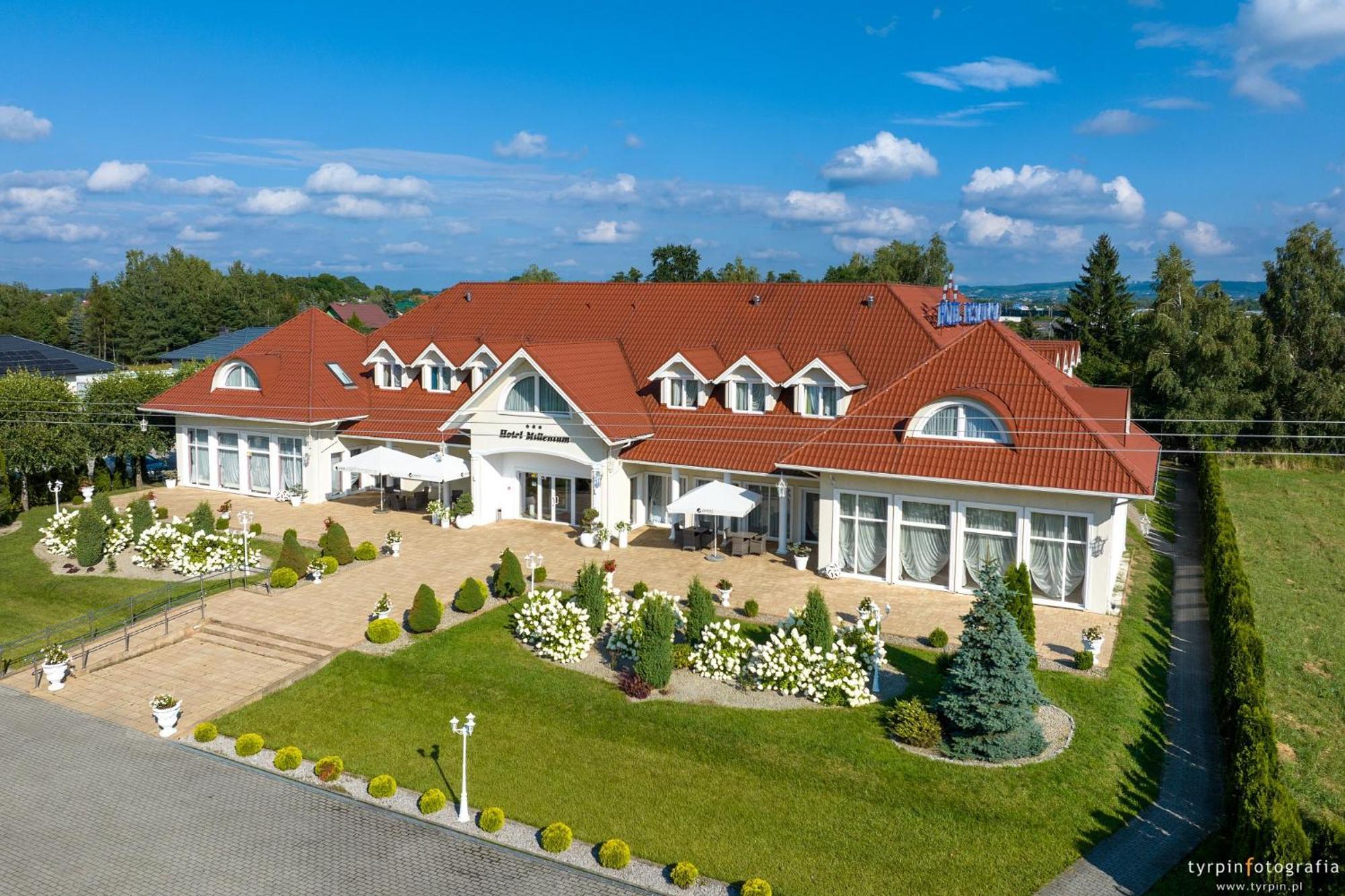 Hotel Millenium Gora Motyczna Luaran gambar