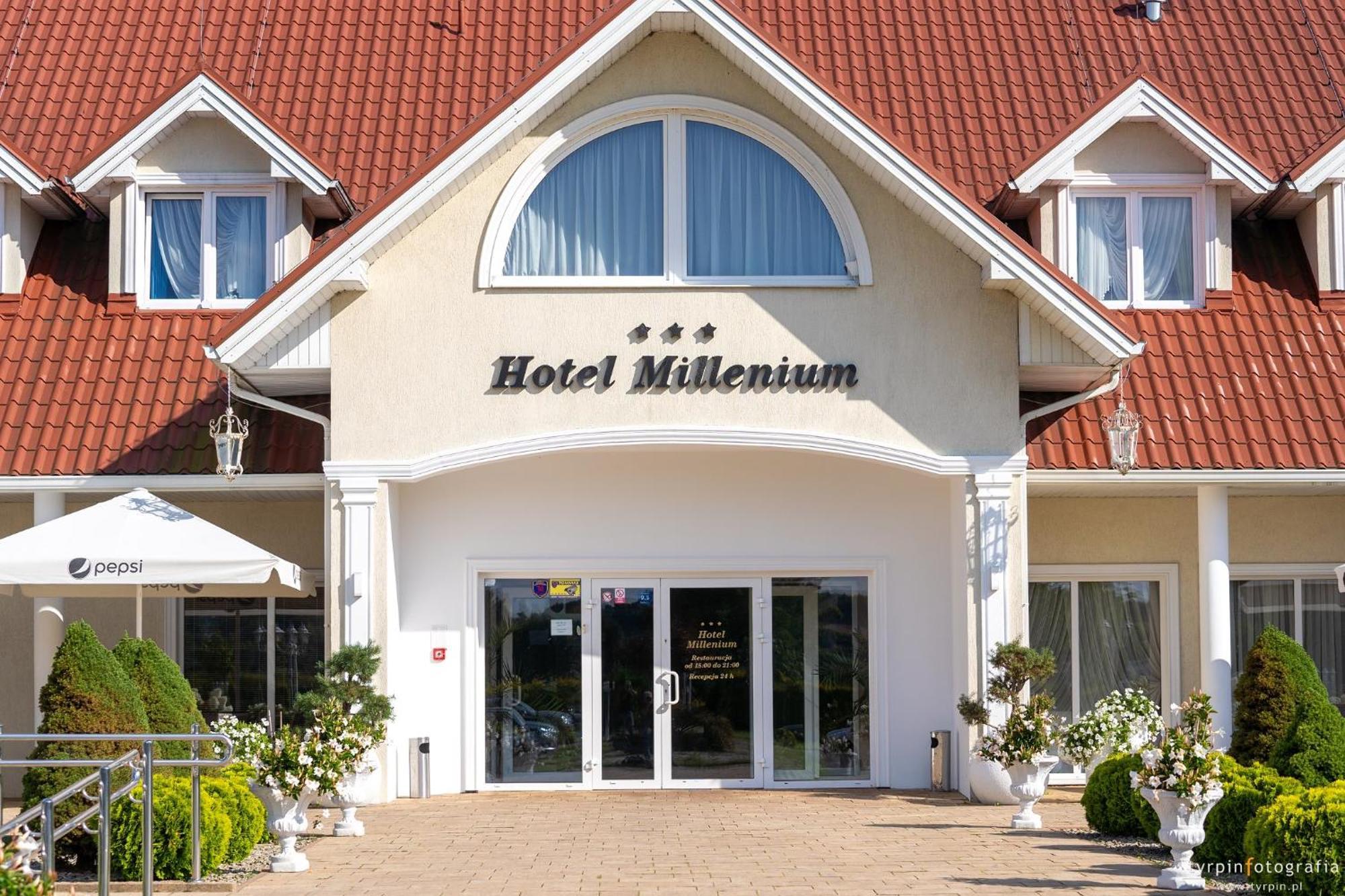 Hotel Millenium Gora Motyczna Luaran gambar