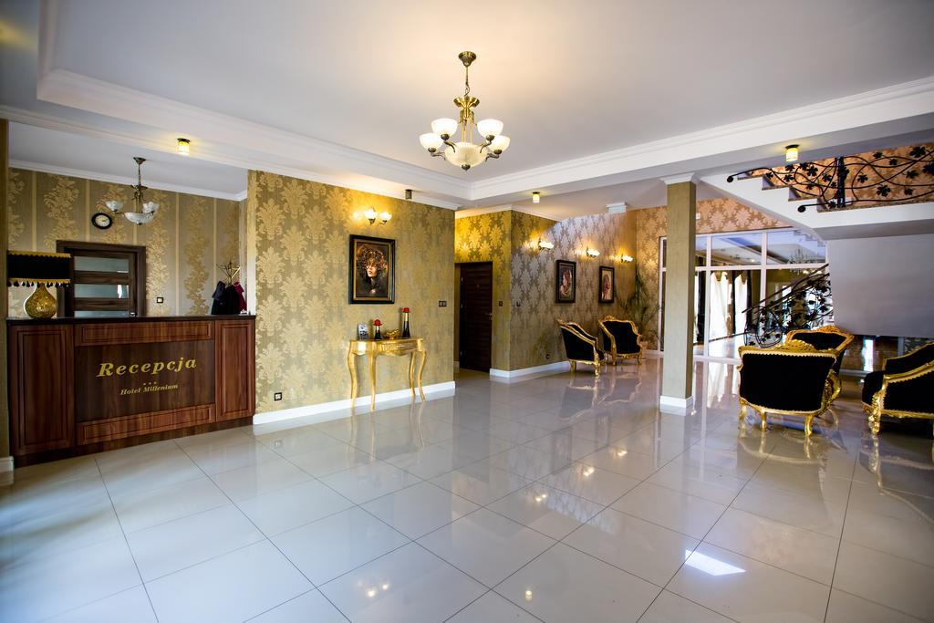 Hotel Millenium Gora Motyczna Luaran gambar