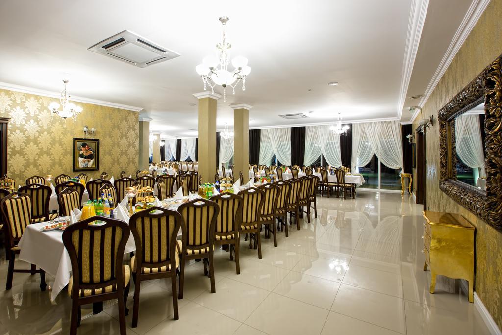 Hotel Millenium Gora Motyczna Luaran gambar